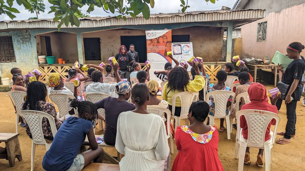 CAUSERIE EDUCATIVE SUR L'HYGIENE MENSTRUELLE VILLAGE EBOLOWA SI 2 MAI 2024